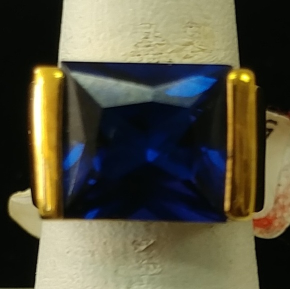 Faux Sapphire Stone Ring - Picture 3 of 6